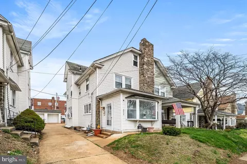 4039 Marshall Rd, Drexel Hill, PA 19026