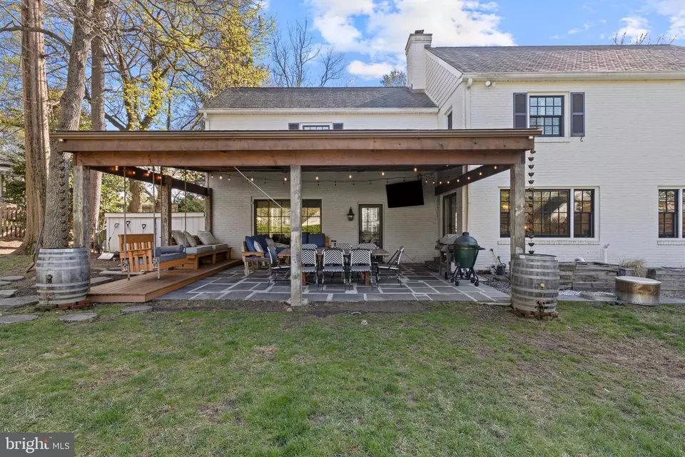 Exterior - 107 Ashwood Rd, Villanova, PA 19085 photo 3 of 9