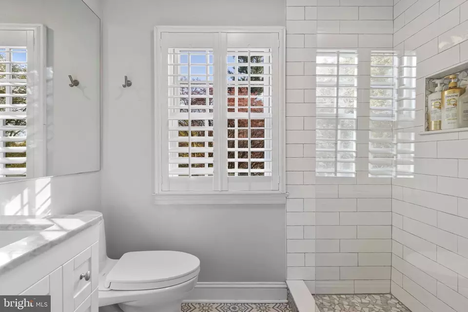 Bath - 107 Ashwood Rd, Villanova, PA 19085 photo 3 of 4