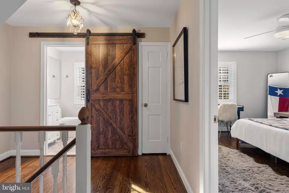 Entry Way - 107 Ashwood Rd, Villanova, PA 19085 photo 8 of 8