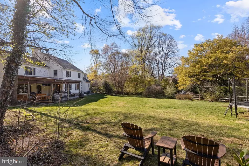 Exterior - 107 Ashwood Rd, Villanova, PA 19085 photo 8 of 9