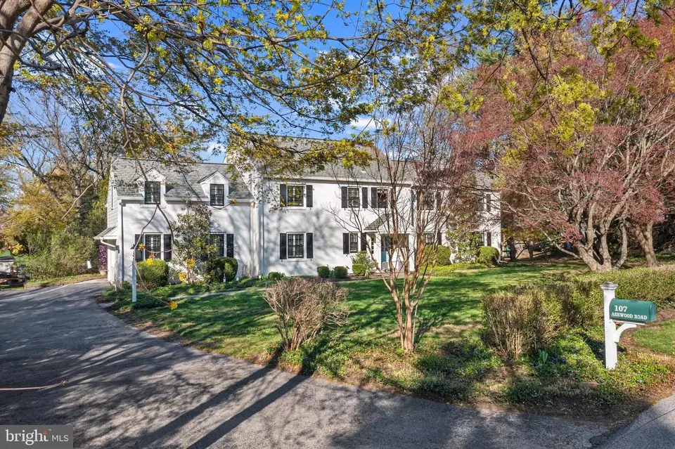 Exterior - 107 Ashwood Rd, Villanova, PA 19085 photo 2 of 9