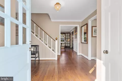 Entry Way - 107 Ashwood Rd, Villanova, PA 19085 photo 1 of 8