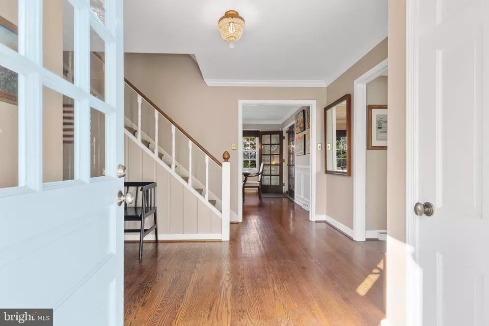 Entry Way - 107 Ashwood Rd, Villanova, PA 19085 photo 1 of 8