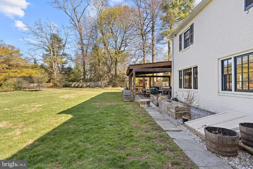 Exterior - 107 Ashwood Rd, Villanova, PA 19085 photo 9 of 9