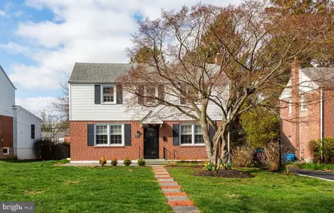 222 Pickwick Rd, Havertown, PA 19083