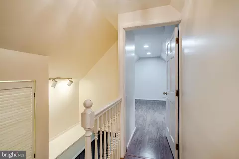 Entry Way - 11 E Thomson Ave, Springfield, PA 19064 photo 6 of 6