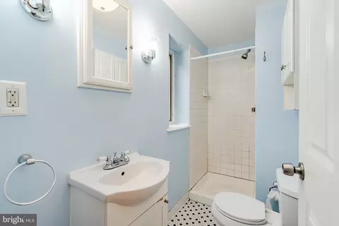 Bath - 11 E Thomson Ave, Springfield, PA 19064 photo 1 of 3