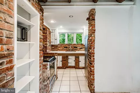 Entry Way - 11 E Thomson Ave, Springfield, PA 19064 photo 1 of 6