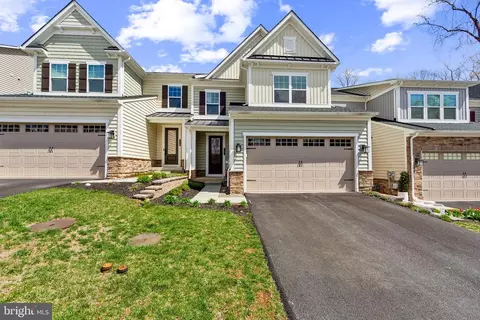 141 Ponds Edge Dr, Media, PA 19063