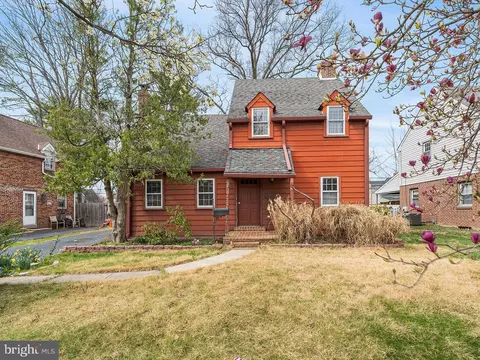 317 Roosevelt Ave, Folsom, PA 19033