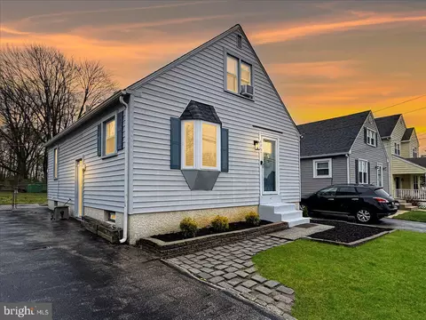 4907 Shepherd St, Brookhaven, PA 19015