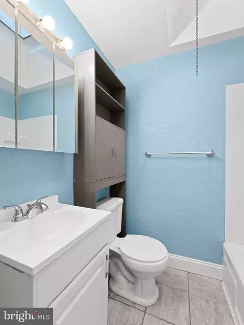 Bath - 111 Ervin Ave, Marcus Hook, PA 19061 photo 2 of 4