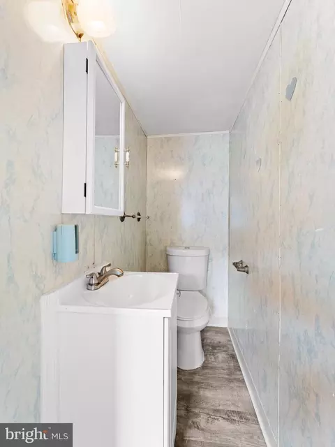 Bath - 111 Ervin Ave, Marcus Hook, PA 19061 photo 1 of 4