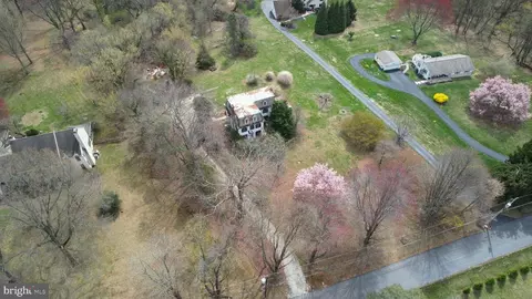 1526 Meadow Ln, Glen Mills, PA 19342