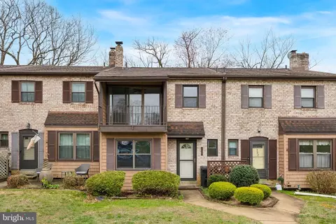233 Bishop Dr, Aston, PA 19014