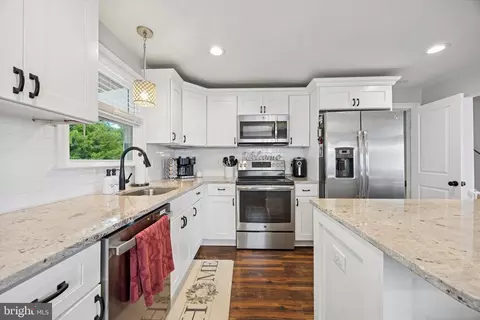 Kitchen - 732 Rhoads Dr, Springfield, PA 19064 photo 1 of 2
