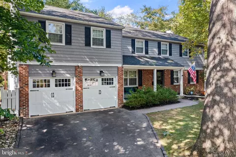 66 Oakford Rd, Wayne, PA 19087