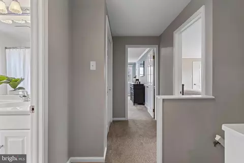 Entry Way - 66 Oakford Rd, Wayne, PA 19087 photo 10 of 12