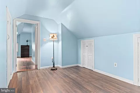 Entry Way - 1 E Brookhaven Rd, Wallingford, PA 19086 photo 4 of 5