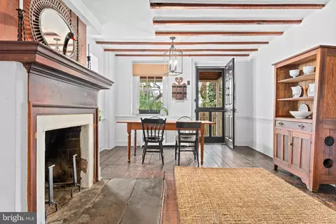 Dining - 1 E Brookhaven Rd, Wallingford, PA 19086 photo 2 of 4