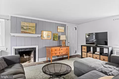 Living - 1 E Brookhaven Rd, Wallingford, PA 19086 photo 1 of 2