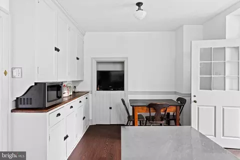 Kitchen - 1 E Brookhaven Rd, Wallingford, PA 19086 photo 2 of 4