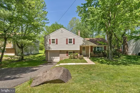 3204 Meetinghouse Rd, Ogden, PA 19061