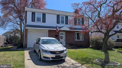 2108 Grand Ave, Morton, PA 19070