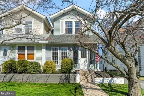 533 10th Ave, Prospect Park, PA 19076