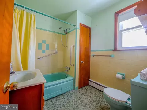 Bath - 2601 Larkin Rd, Boothwyn, PA 19061 photo 2 of 2