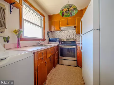Kitchen - 2601 Larkin Rd, Boothwyn, PA 19061 photo 4 of 4
