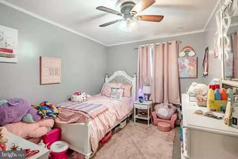 Bedroom - 211 Wingate Rd, Darby, PA 19082 photo 3 of 5