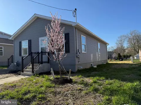 2333 E Macdade Blvd, Folsom, PA 19033