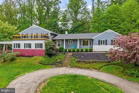 689 Malin Rd, Newtown Square, PA 19073