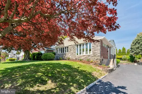 118 Greenbriar Ln, Havertown, PA 19083