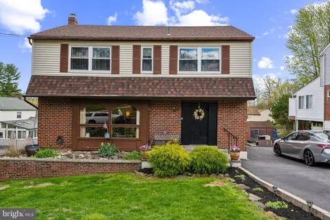 57 Woodlawn Ave, Broomall, PA 19008