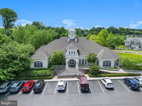 Exterior - 32 Dresner Cir, Upper Chichester, PA 19061 photo 4 of 6