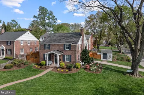 19 Hawthorne Ln, Bryn Mawr, PA 19010