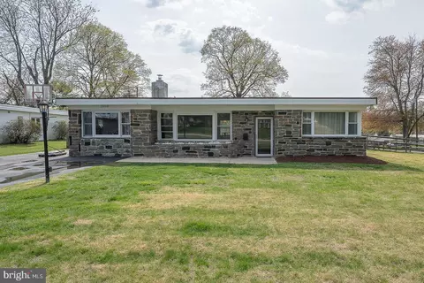 2208 Mary Ln, Broomall, PA 19008