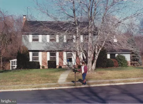 203 Foxcroft Rd, Broomall, PA 19008