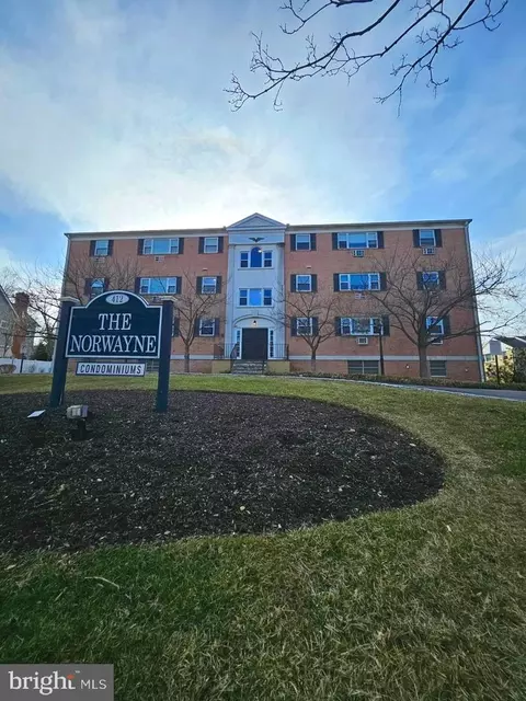 412 N Wayne Ave #203, Wayne, PA 19087