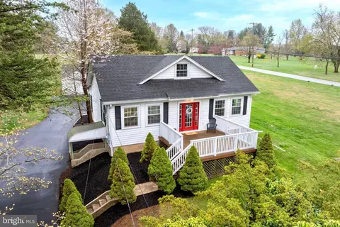 3186 Garnet Mine Rd, Garnet Valley, PA 19060