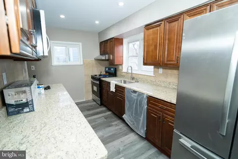 Entry Way - 7209 Hazel Ave, Darby, PA 19082 photo 2 of 8