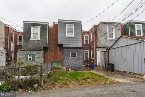 Exterior - 52 Golf Rd, Darby, PA 19023 photo 4 of 5
