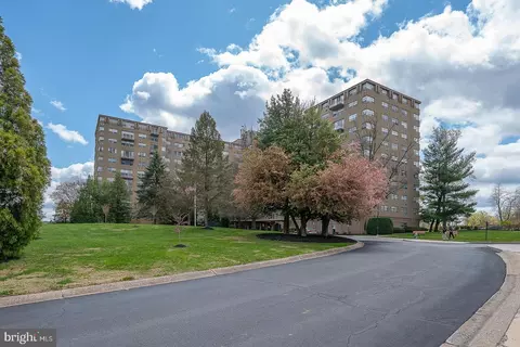 1030 E Lancaster Ave #207, Bryn Mawr, PA 19010