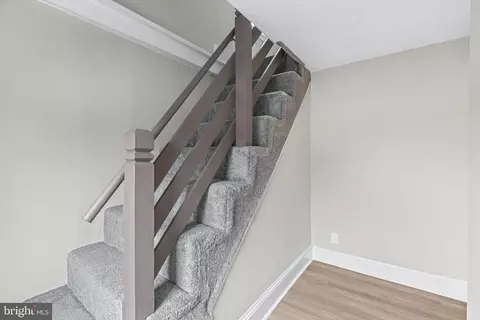 Entry Way - 2205 Dutton Mill Rd, Aston, PA 19014 photo 11 of 13
