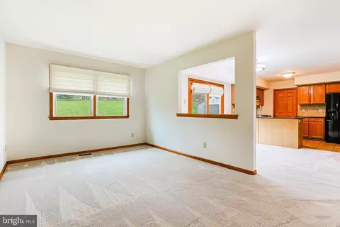 4304 Riders Ln, Boothwyn, PA 19061 photo 11