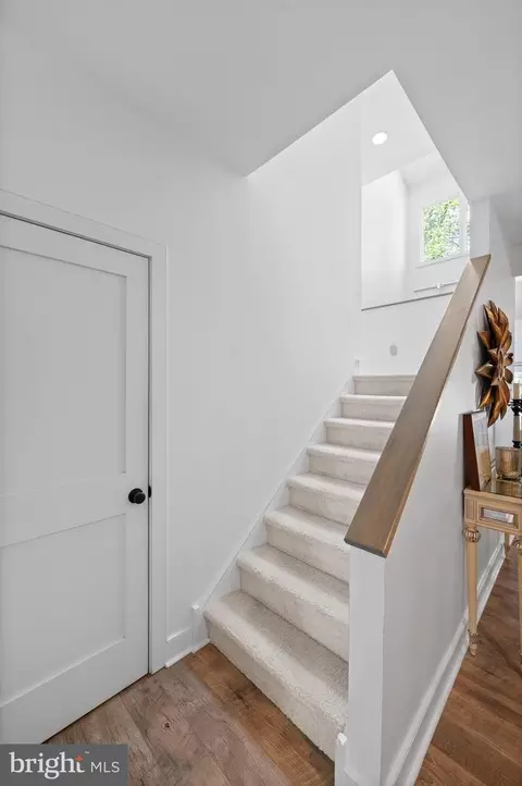Entry Way - 21 Greythorne Woods Cir, Wayne, PA 19087 photo 1 of 3