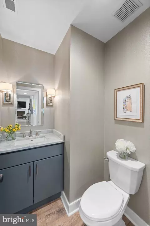Bath - 21 Greythorne Woods Cir, Wayne, PA 19087 photo 1 of 4